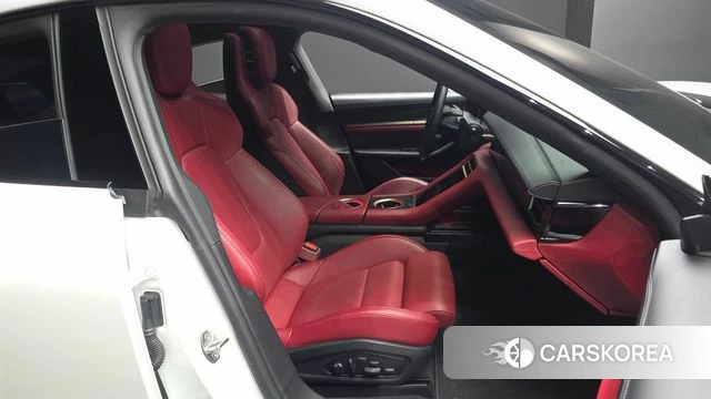 Porsche Taycan id 4958738 из Кореи 18
