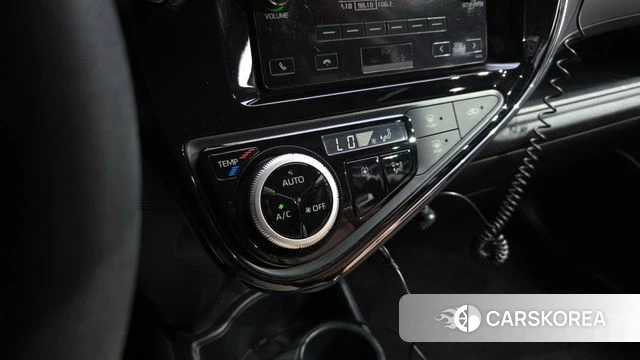 Toyota Prius C id 4952866 из Кореи 18