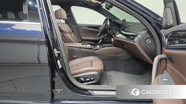 BMW 5 Series (G30) id 4987186 из Кореи 18