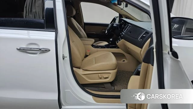 Kia The New Carnival id 4953026 из Кореи 18
