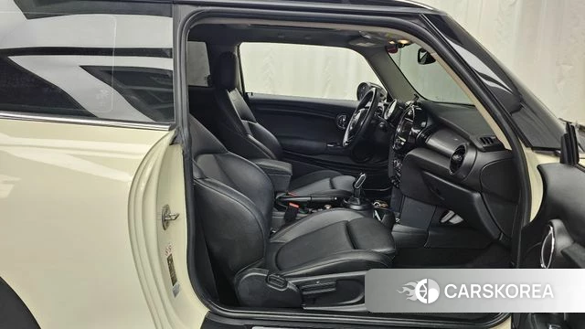 Mini Cooper D id 5023936 из Кореи 18