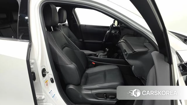 Lexus UX250h id 4977913 из Кореи 18