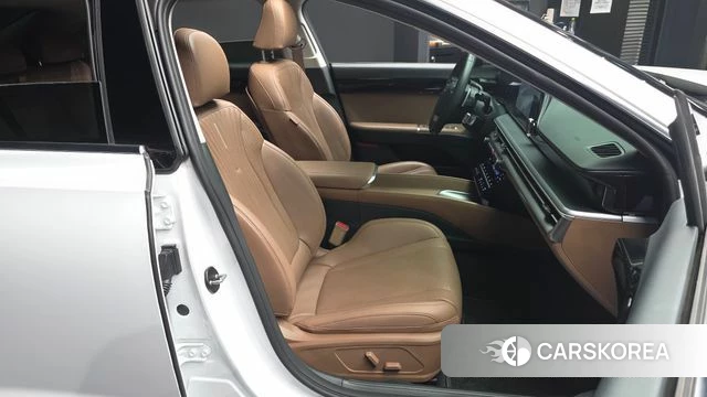 Hyundai Grandeur (GN7) id 4660725 из Кореи 18