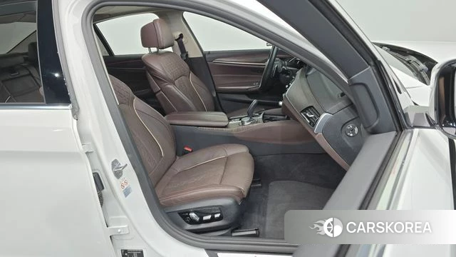 BMW 5 Series (G30) id 4977721 из Кореи 18