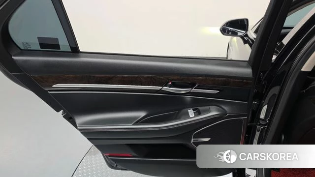 Genesis G90 id 5013160 из Кореи 18