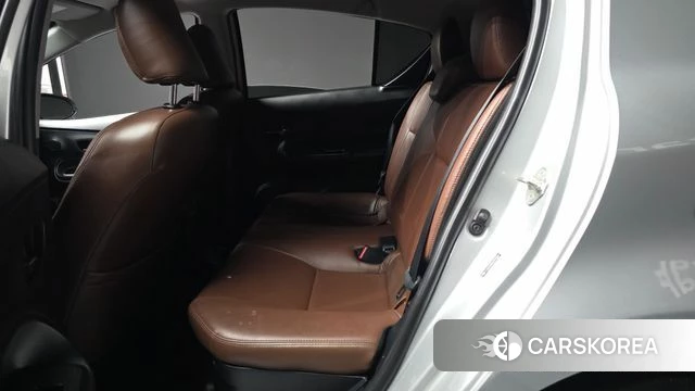 Toyota Prius C id 4967855 из Кореи 18