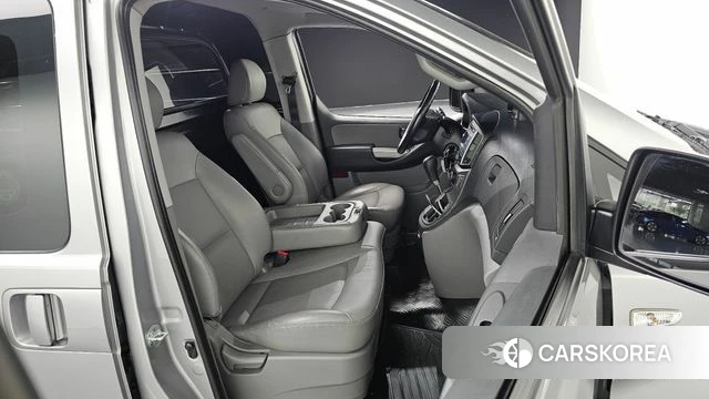 Hyundai The New Grand Starex id 4764420 из Кореи 18