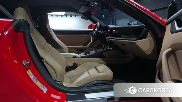 Porsche 911(992) id 4991948 из Кореи 18