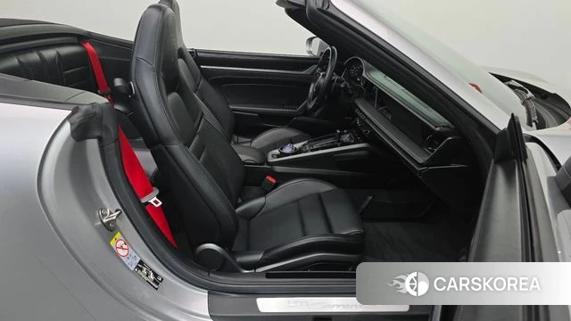 Porsche 911(992) id 4997709 из Кореи 18