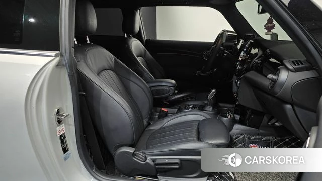 Mini Cooper S id 4624843 из Кореи 18