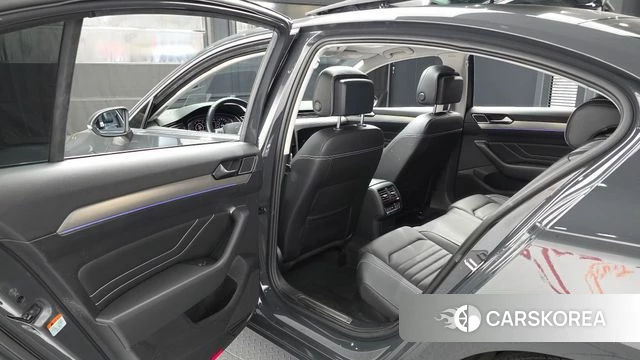 Volkswagen Passat GT (B8) id 4987353 из Кореи 18