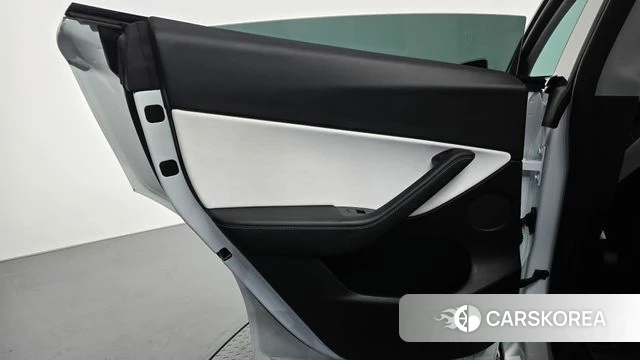 Tesla Model Y id 4935932 из Кореи 18