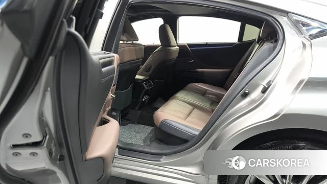 Lexus ES300h 7th generation id 4958062 из Кореи 18