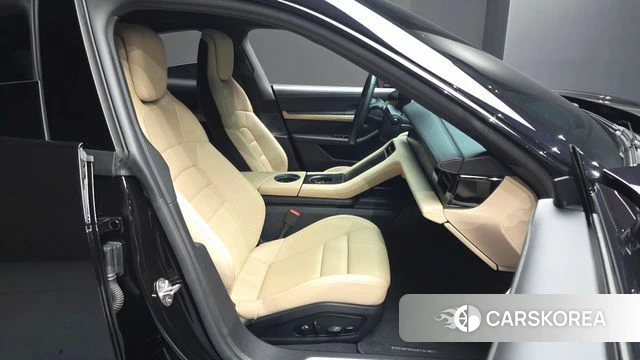 Porsche Taycan id 4987250 из Кореи 18
