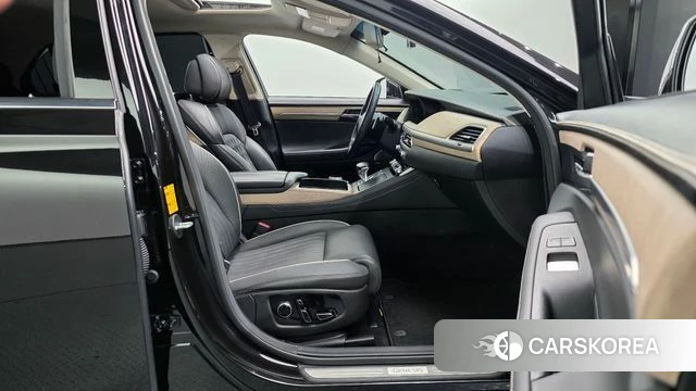 Genesis G90 id 5004308 из Кореи 18