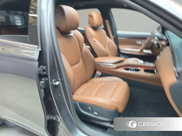 Genesis GV70 id 4958424 из Кореи 18