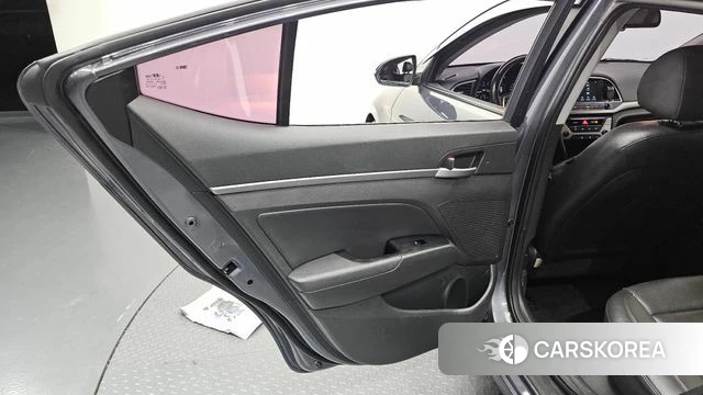 Hyundai Avante AD id 5024068 из Кореи 18