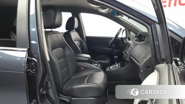 Ssangyong Korando Turismo id 5018987 из Кореи 18