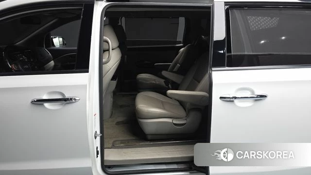 Kia The New Carnival id 5035938 из Кореи 18