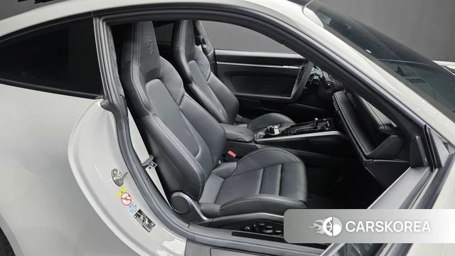 Porsche 911(992) id 5023449 из Кореи 18