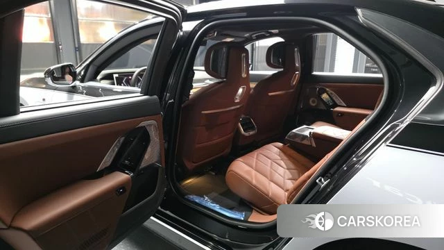 BMW 7 Series (G70) id 5020930 из Кореи 18