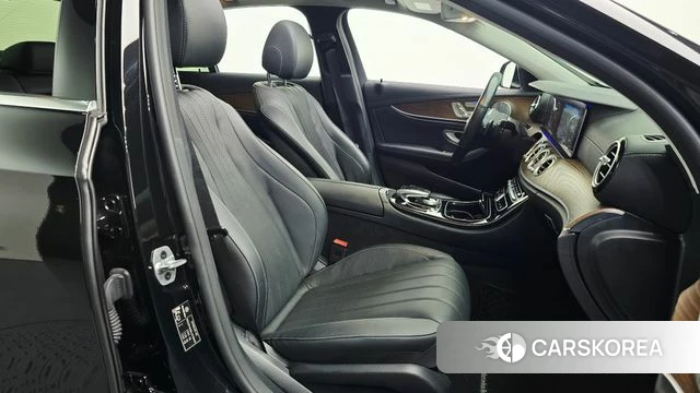 Mercedes-Benz E-Class W213 id 4930571 из Кореи 18