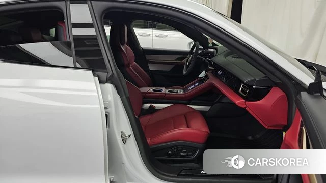 Porsche Taycan id 4834760 из Кореи 18