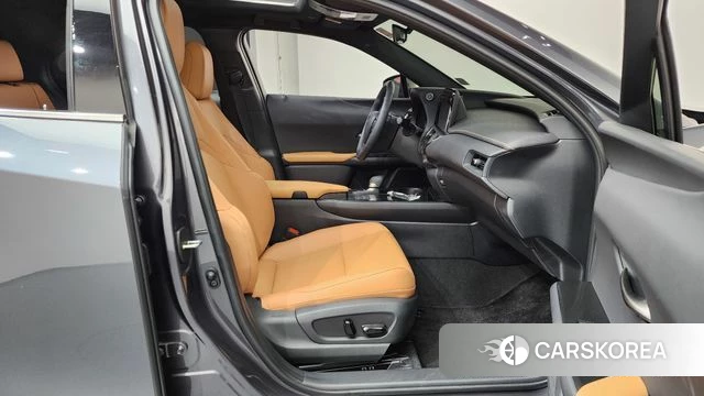 Lexus UX300h id 4714992 из Кореи 18