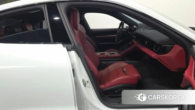 Porsche Taycan id 4649929 из Кореи 19