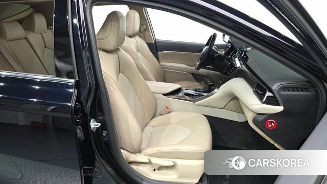 Toyota Camry (XV70) id 4952909 из Кореи 19