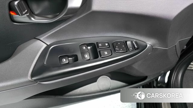 Hyundai Veloster (JS) id 4993372 из Кореи 19