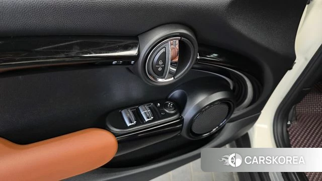 Mini Cooper S Convertible id 4899468 из Кореи 19
