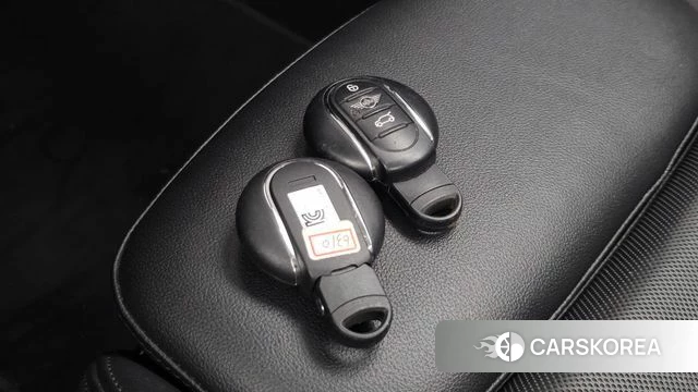 Mini Cooper Convertible id 4906447 из Кореи 19