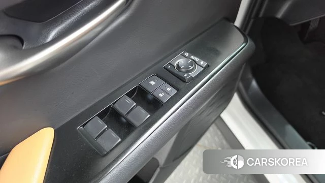 Lexus UX250h id 4950856 из Кореи 19