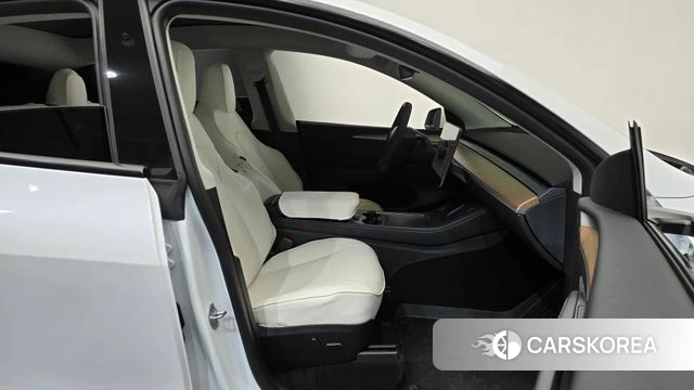 Tesla Model Y id 4934784 из Кореи 19