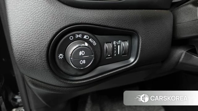 Jeep Renegade id 4975951 из Кореи 19