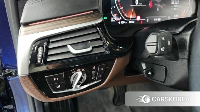 BMW 5 Series (G30) id 5041301 из Кореи 19