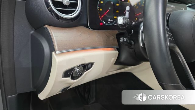 Mercedes-Benz E-Class W213 id 4981452 из Кореи 19