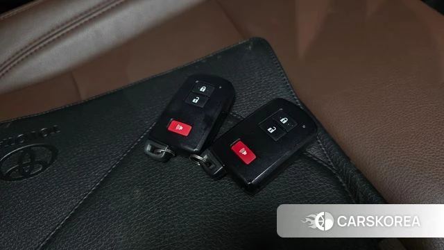 Toyota Prius C id 4967855 из Кореи 19