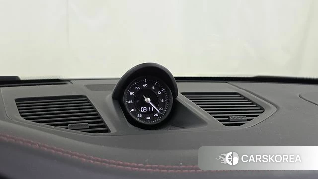 Porsche 911(992) id 4764449 из Кореи 19