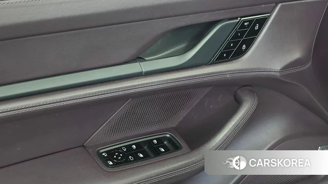 Porsche Taycan id 4966577 из Кореи 19