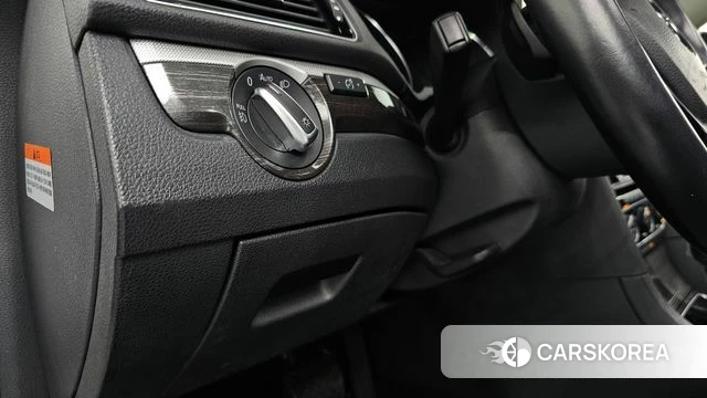 Volkswagen The New Passat id 5029327 из Кореи 19