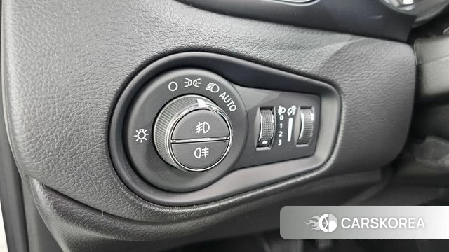 Jeep Renegade id 4941593 из Кореи 19