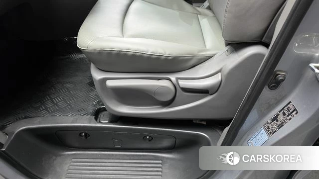 Hyundai The New Grand Starex id 4967281 из Кореи 19