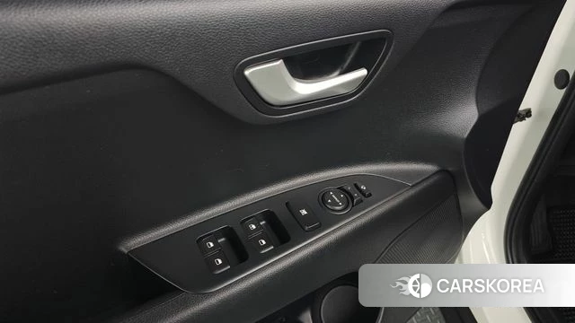 Kia Stonic id 5035105 из Кореи 19