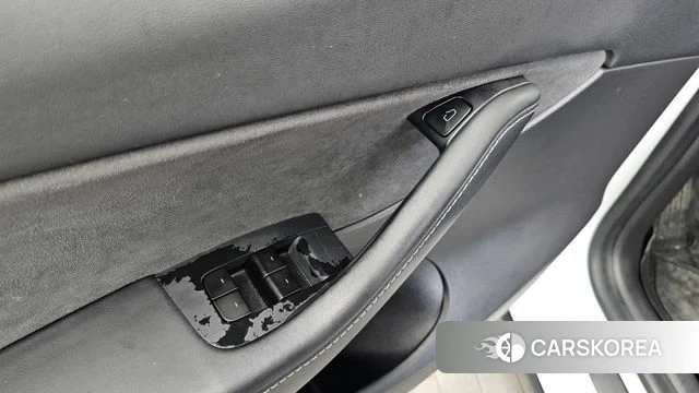 Tesla Model Y id 4641943 из Кореи 19