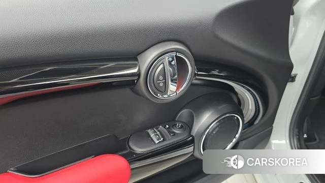 Mini Cooper S id 5028294 из Кореи 20