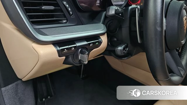 Porsche 911(992) id 4982467 из Кореи 20