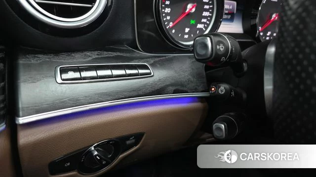 Mercedes-Benz E-Class W213 id 4998936 из Кореи 20