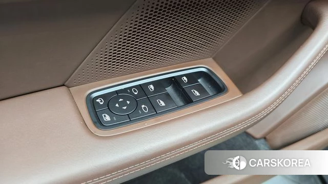 Porsche Taycan id 4980153 из Кореи 20